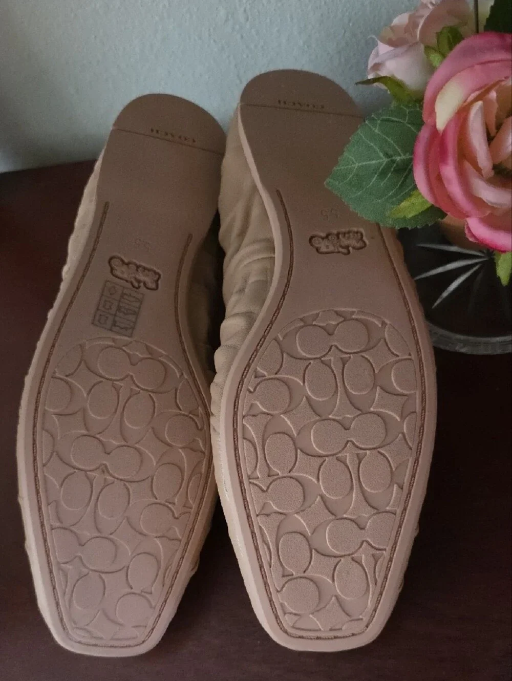 Coach Womens Eleanor Beige Elastic Top Ballet Flats with Gold Accent